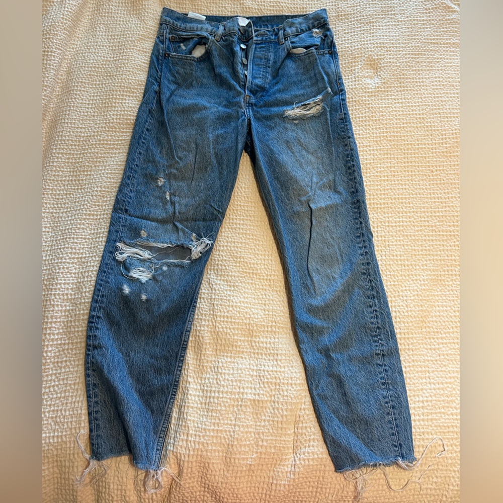 Boyish brand // ripped medium wash // skinny jeans // mid rise // size 28